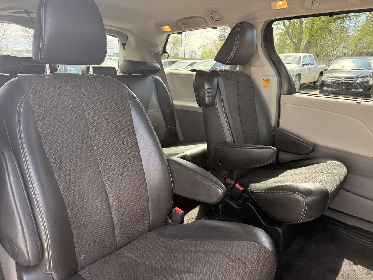 2011 Toyota Sienna SE | One Owner Photo