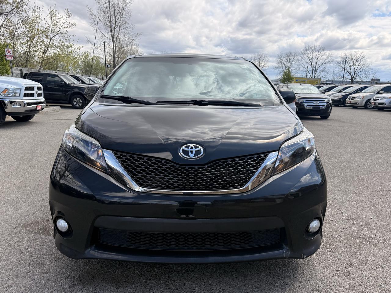 2011 Toyota Sienna SE | One Owner Photo