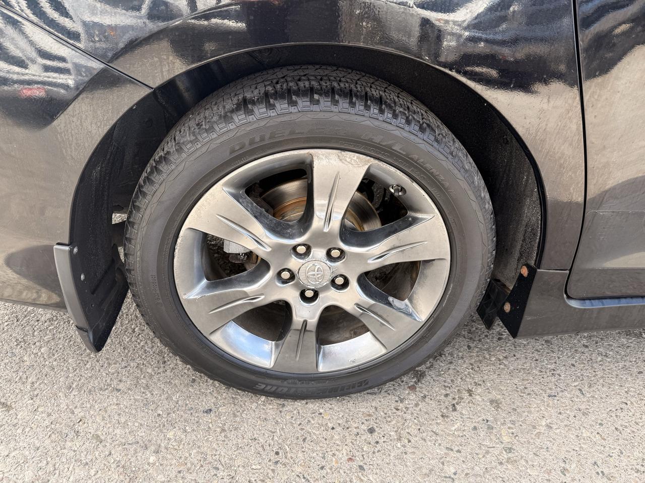 2011 Toyota Sienna SE | One Owner Photo