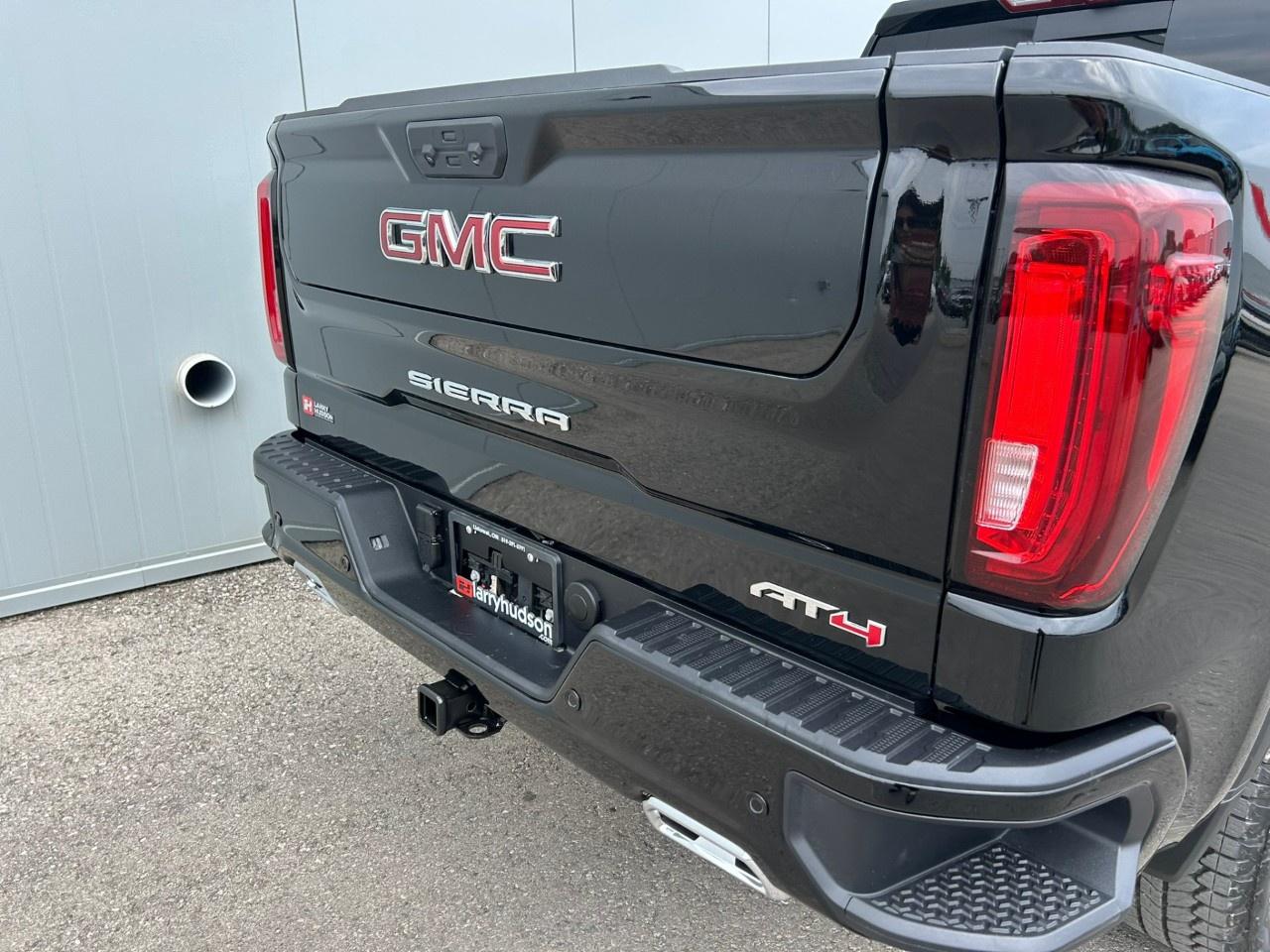 2025 GMC Sierra 1500 Crew Cab Short Box 4-Wheel Drive AT4 Photo