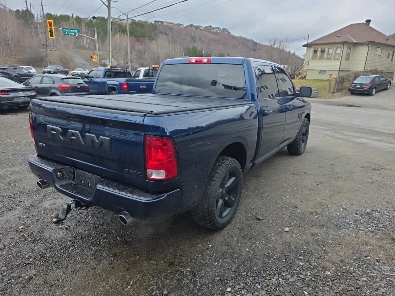 2021 RAM 1500 Classic Tradesman NIGHT EXPRESS Photo4