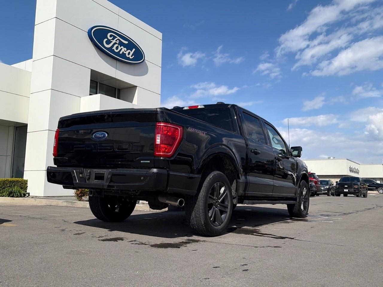 2023 Ford F-150 XLT 4WD SuperCrew 5.5' Box Photo2