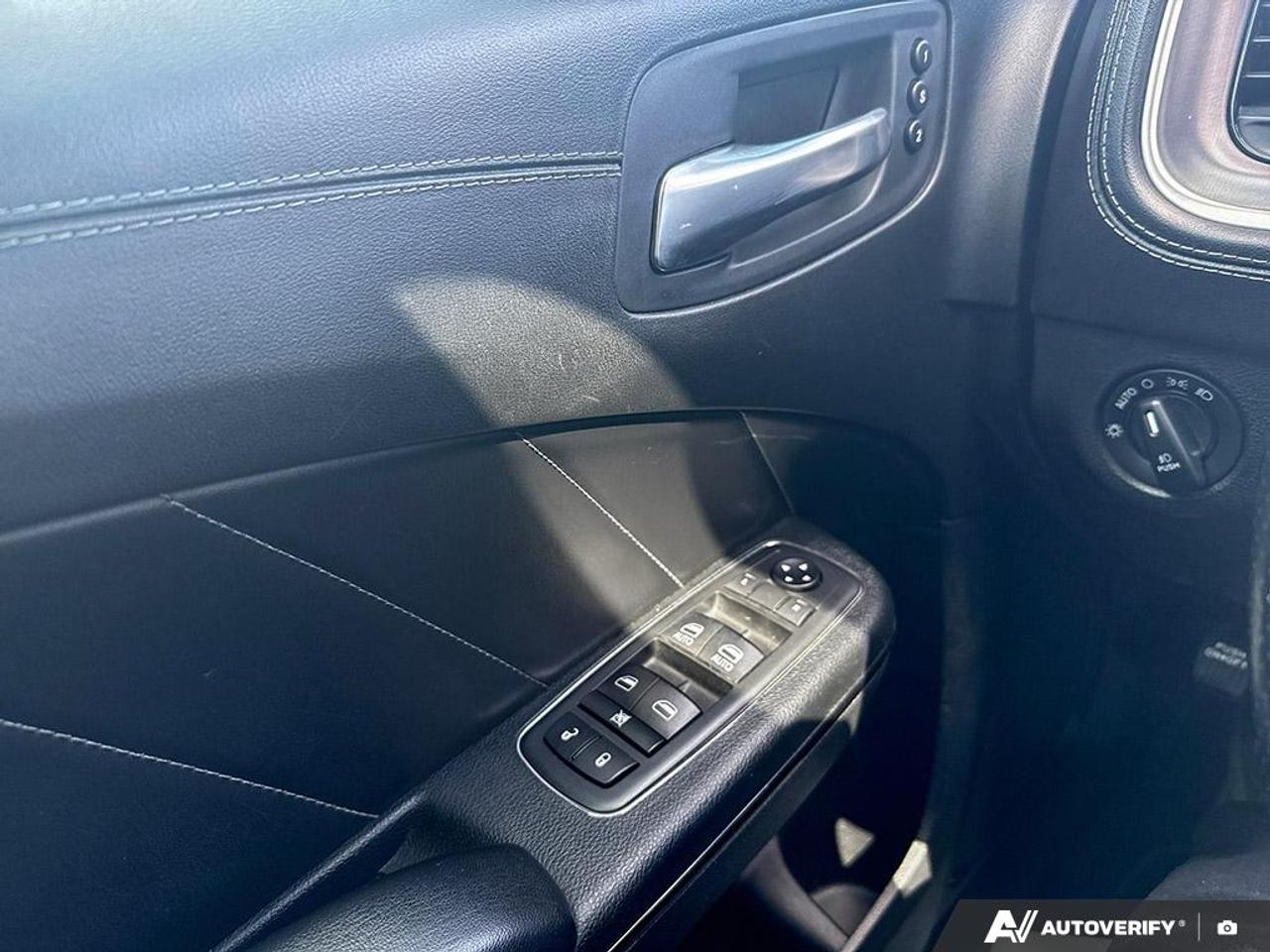 2019 Dodge Charger R/T / NO ACCIDENTS / 5.7L / NAV / ROOF/ PERF SEATS Photo