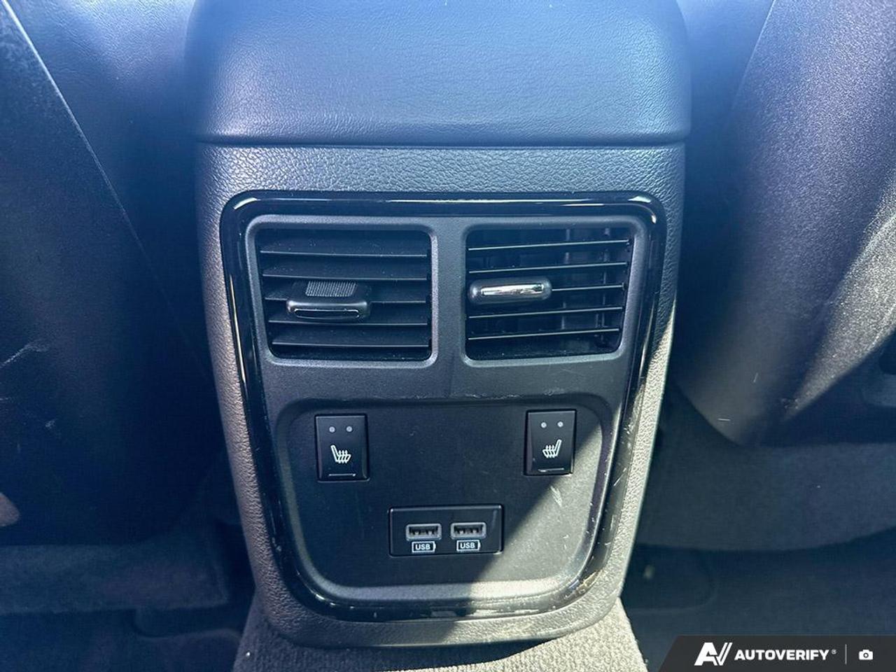 2019 Dodge Charger R/T / NO ACCIDENTS / 5.7L / NAV / ROOF/ PERF SEATS Photo