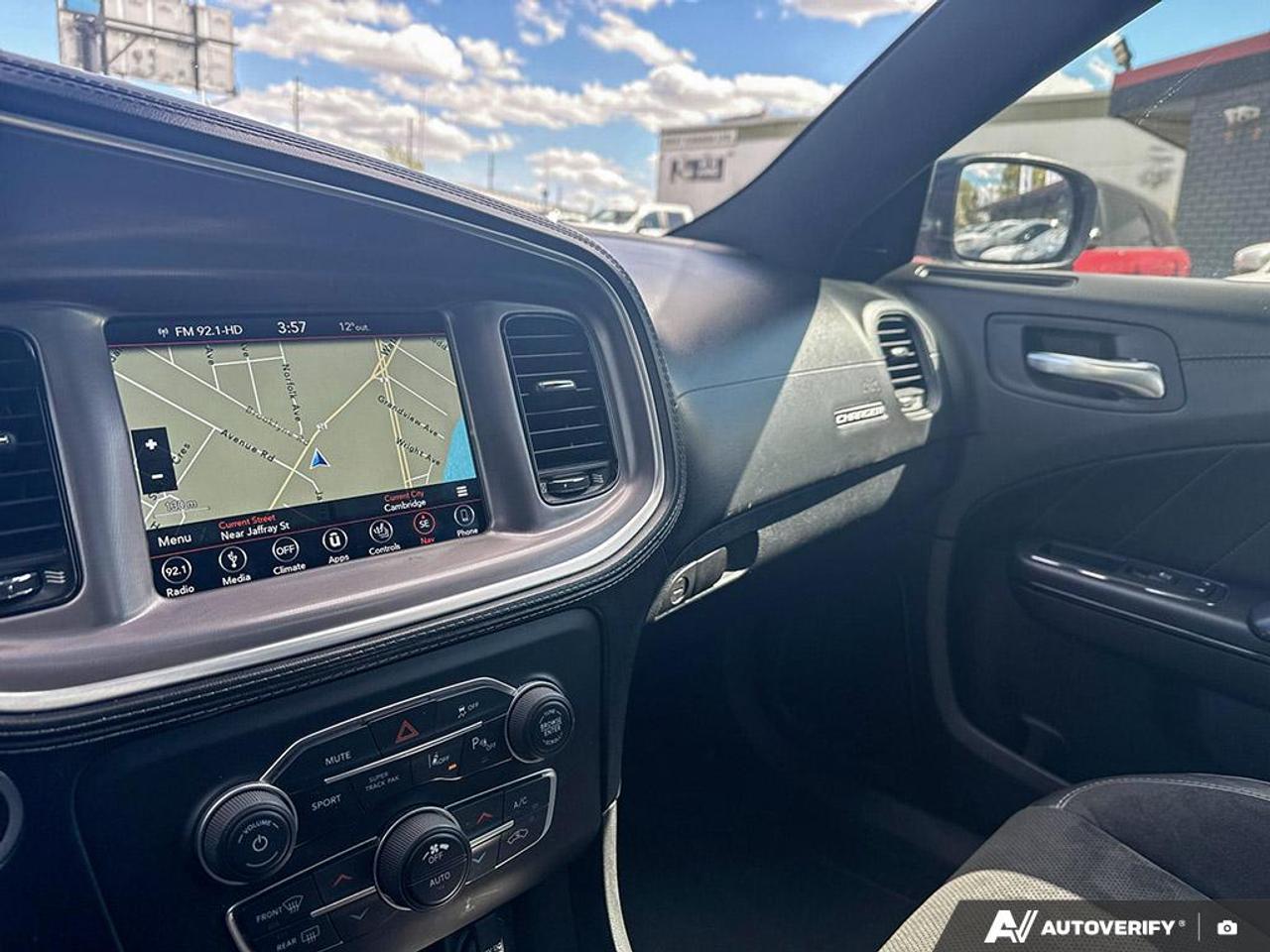 2019 Dodge Charger R/T / NO ACCIDENTS / 5.7L / NAV / ROOF/ PERF SEATS Photo