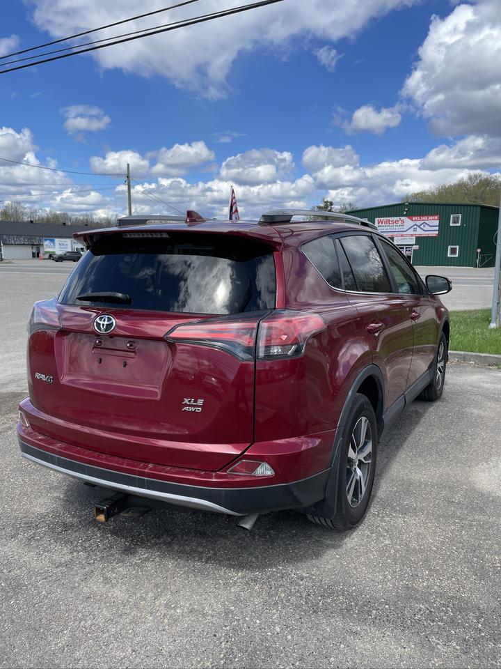 2018 Toyota RAV4 XLE Photo