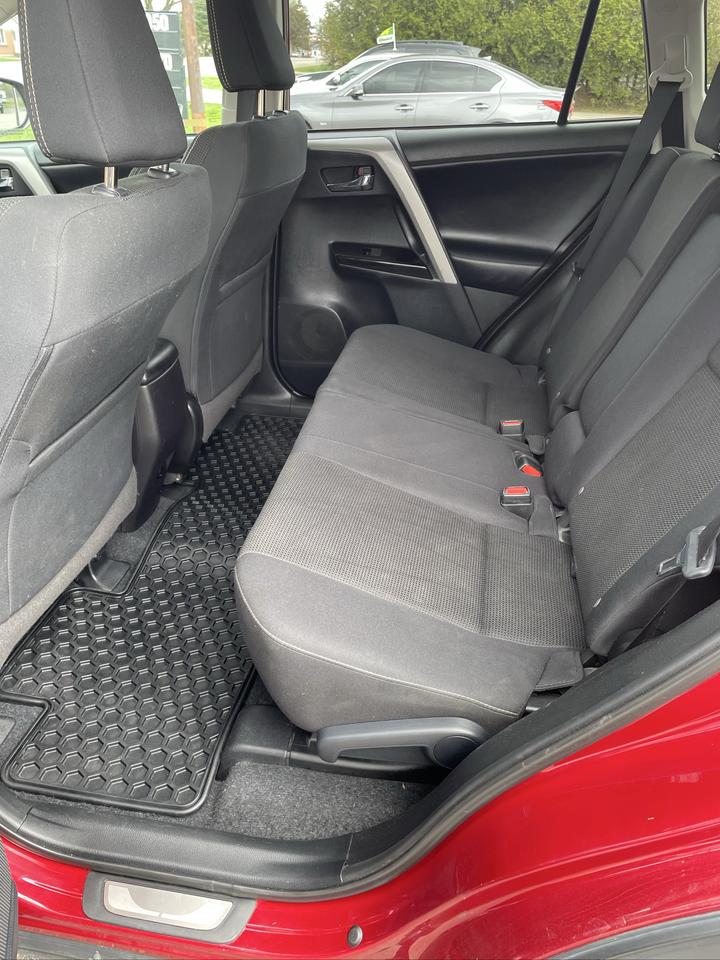 2018 Toyota RAV4 XLE Photo