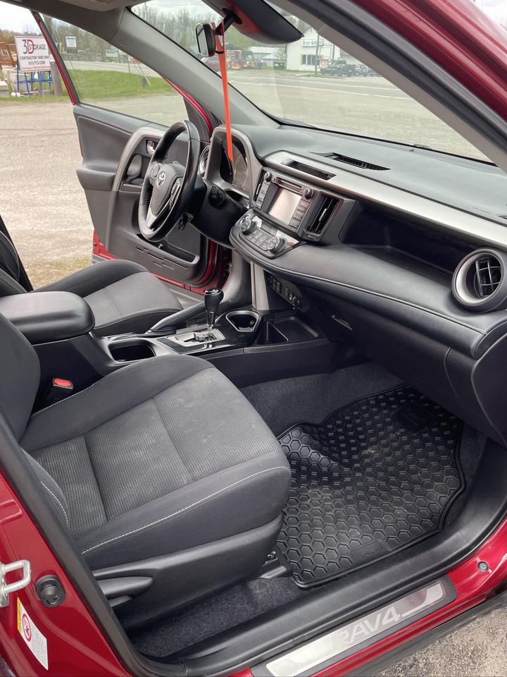 2018 Toyota RAV4 XLE Photo