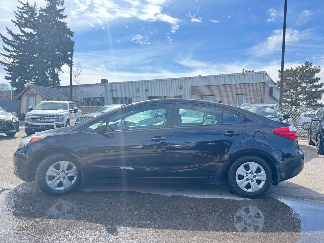 2014 Kia Forte LX  NO ACCIDENT LOW KM BLUETOOTH CRUISE CONTROL Photo3