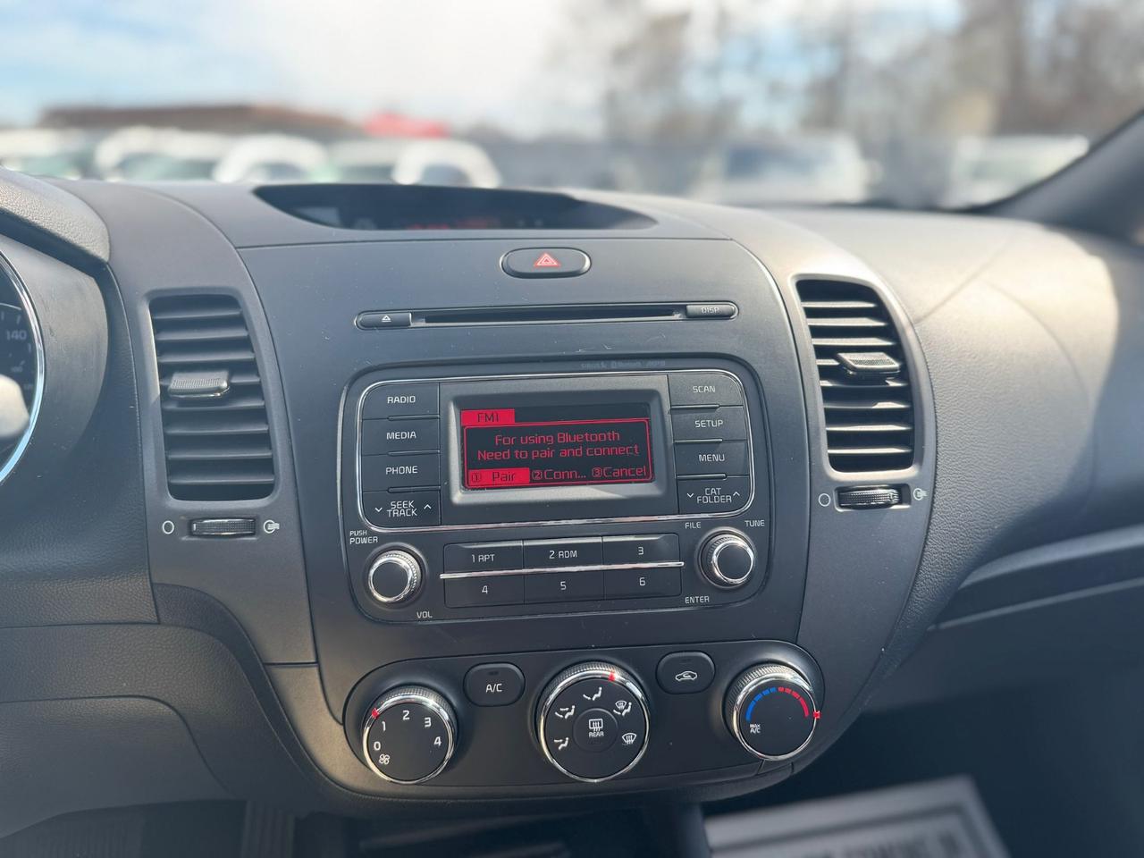 2014 Kia Forte LX  NO ACCIDENT LOW KM BLUETOOTH CRUISE CONTROL Photo