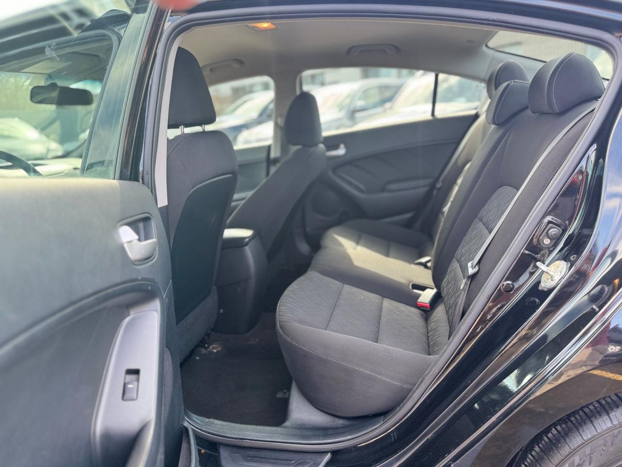 2014 Kia Forte LX  NO ACCIDENT LOW KM BLUETOOTH CRUISE CONTROL Photo
