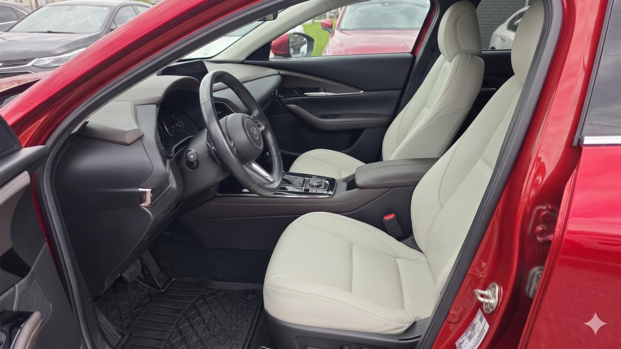 2021 Mazda CX-30 GT / NO ACCIDENTS / AWD / LEATHER / ROOF / NAV Photo