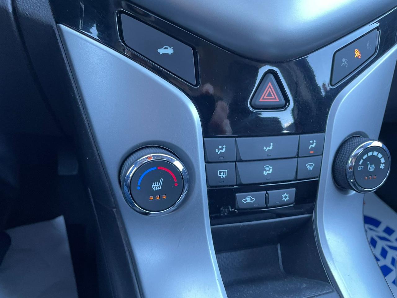 2015 Chevrolet Cruze 2LT Photo