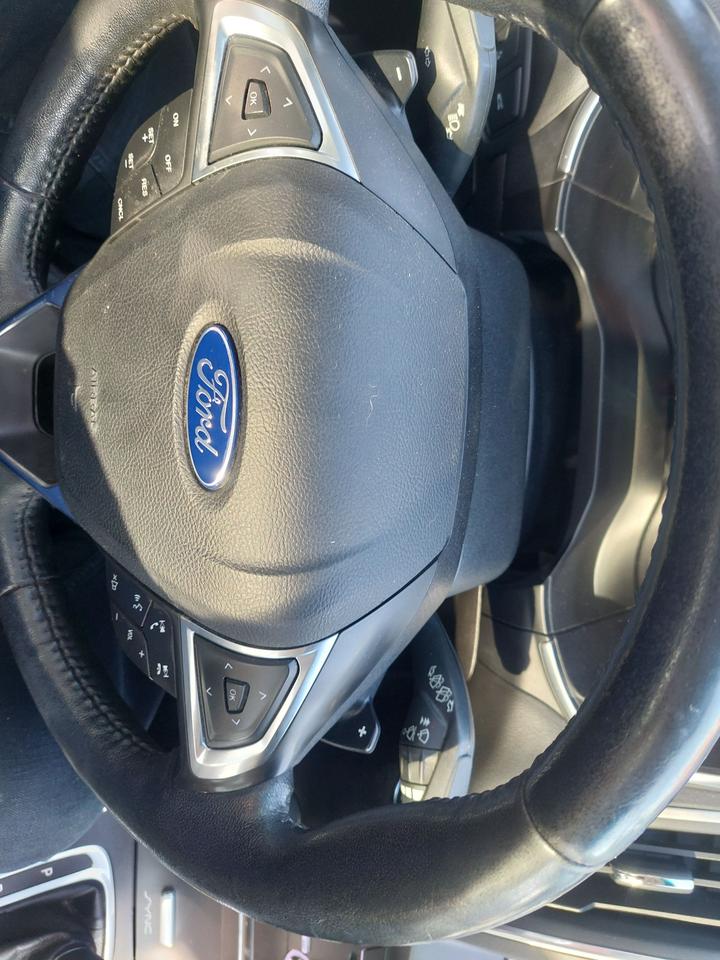 2017 Ford Edge 4DR TITANIUM AWD Photo
