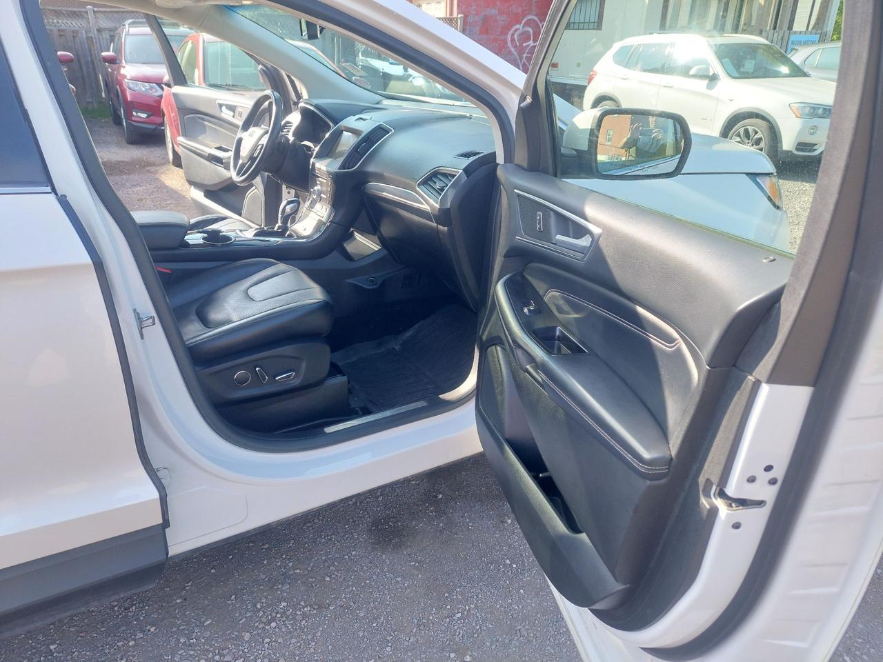 2017 Ford Edge 4DR TITANIUM AWD Photo
