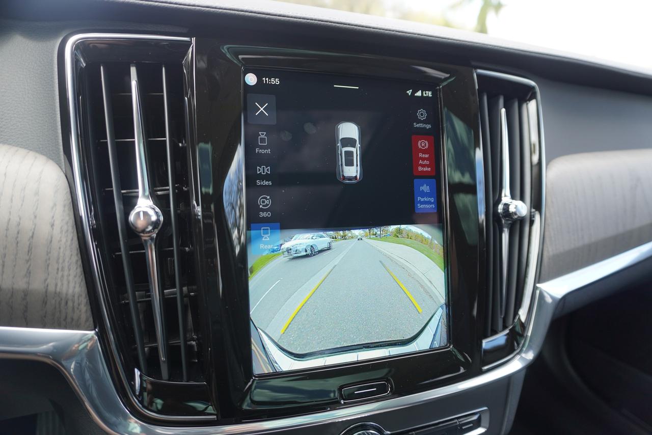 2022 Volvo V90 1 OWNER / NO ACCIDENTS / B6 AWD / CROSS COUNTRY Photo