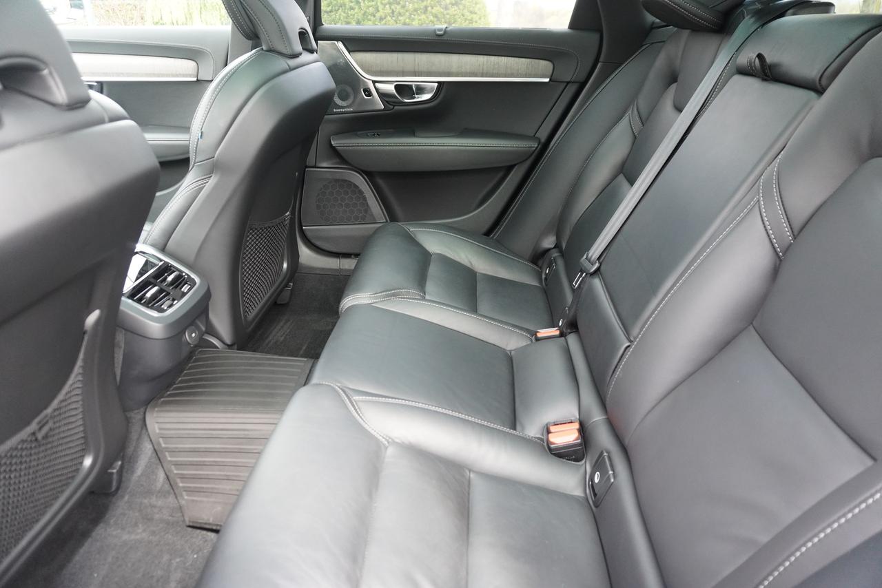 2022 Volvo V90 1 OWNER / NO ACCIDENTS / B6 AWD / CROSS COUNTRY Photo