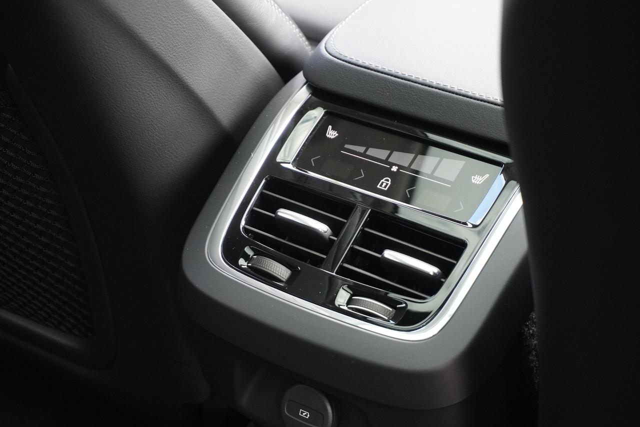 2022 Volvo V90 1 OWNER / NO ACCIDENTS / B6 AWD / CROSS COUNTRY Photo