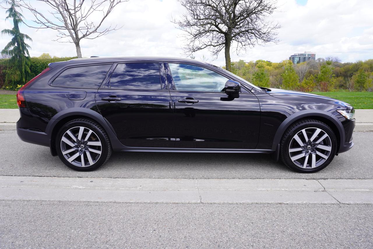 2022 Volvo V90 1 OWNER / NO ACCIDENTS / B6 AWD / CROSS COUNTRY Photo