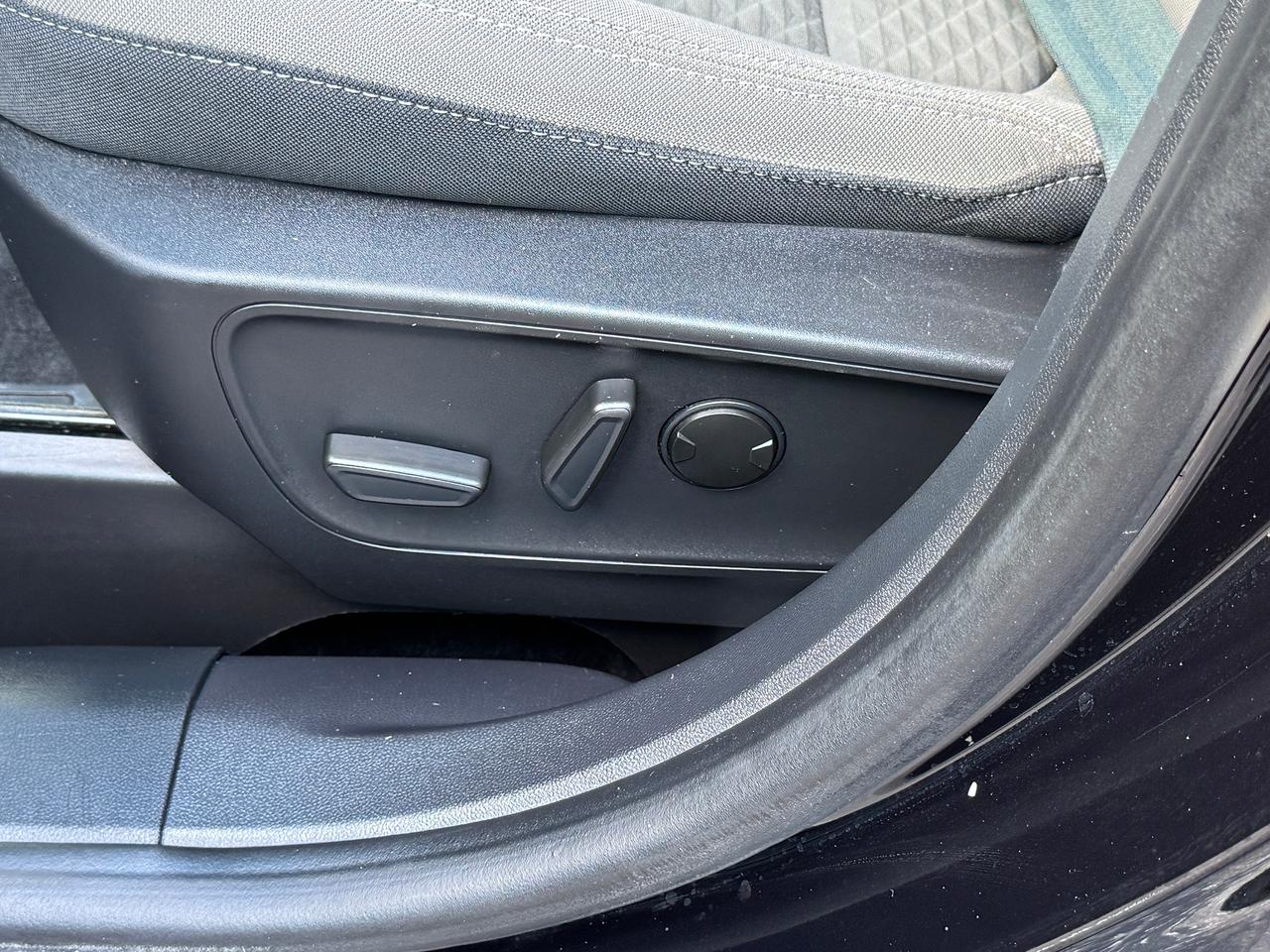 2022 Ford Escape SE AWD+Adaptive Cruise+BSM+CLEAN CARFAX Photo3