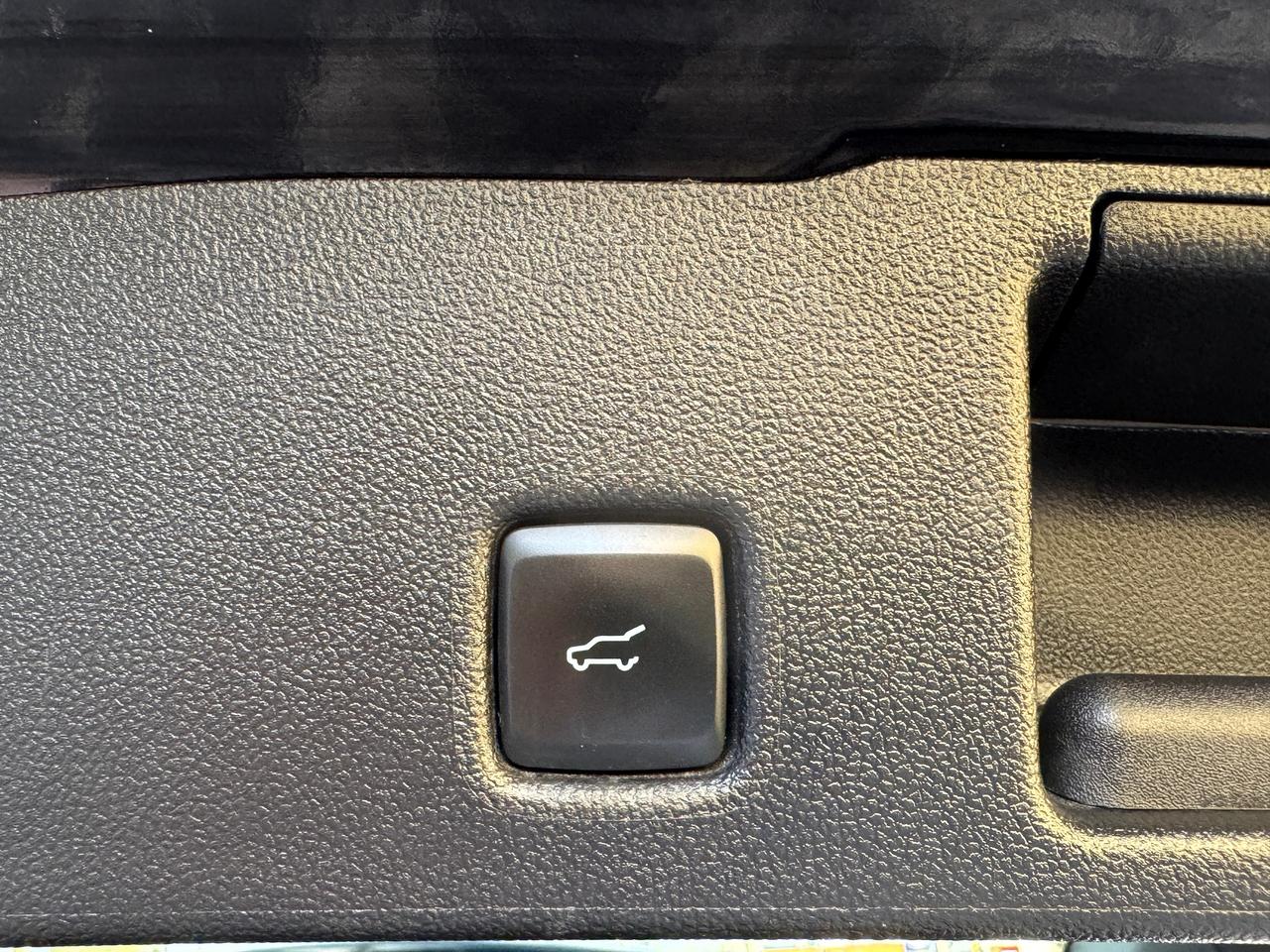 2022 Ford Escape SE AWD+Adaptive Cruise+BSM+CLEAN CARFAX Photo4