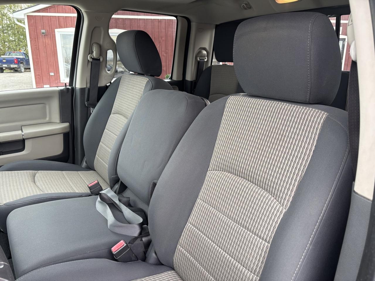 2011 Dodge Ram 1500 SLT Photo