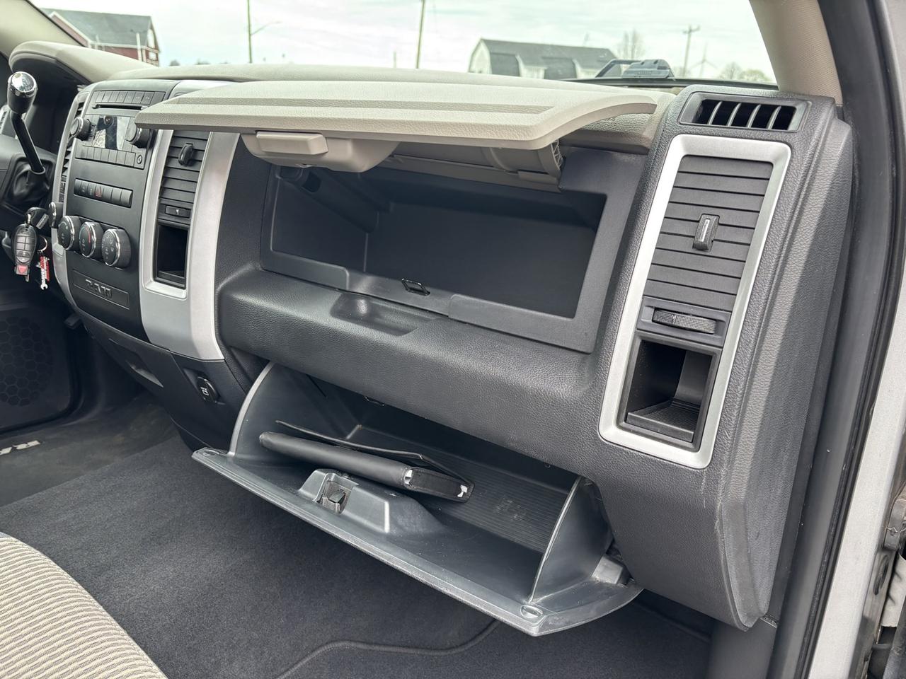 2011 Dodge Ram 1500 SLT Photo