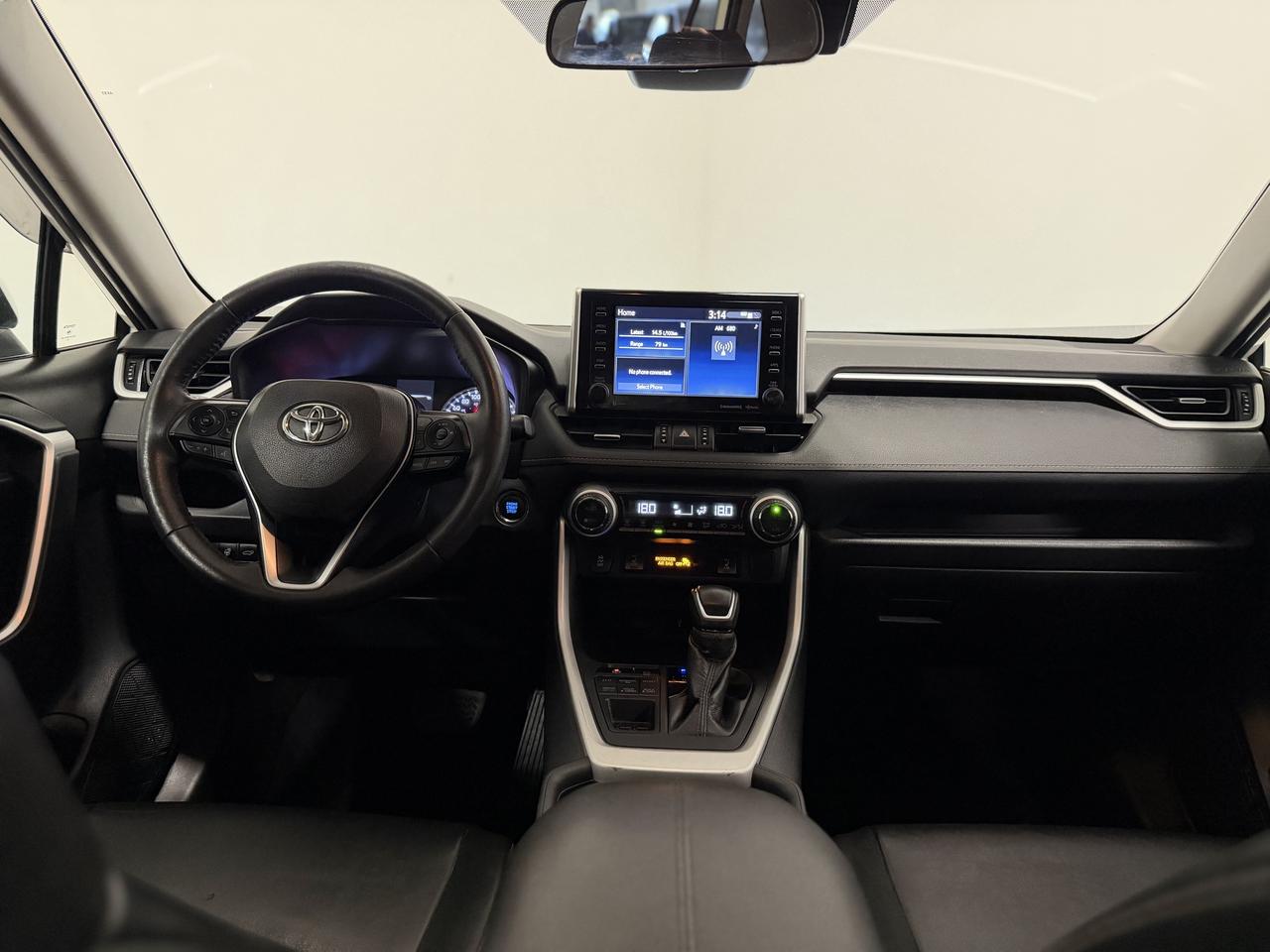 2020 Toyota RAV4 XLE | LEATHER | ROOF | AWD Photo