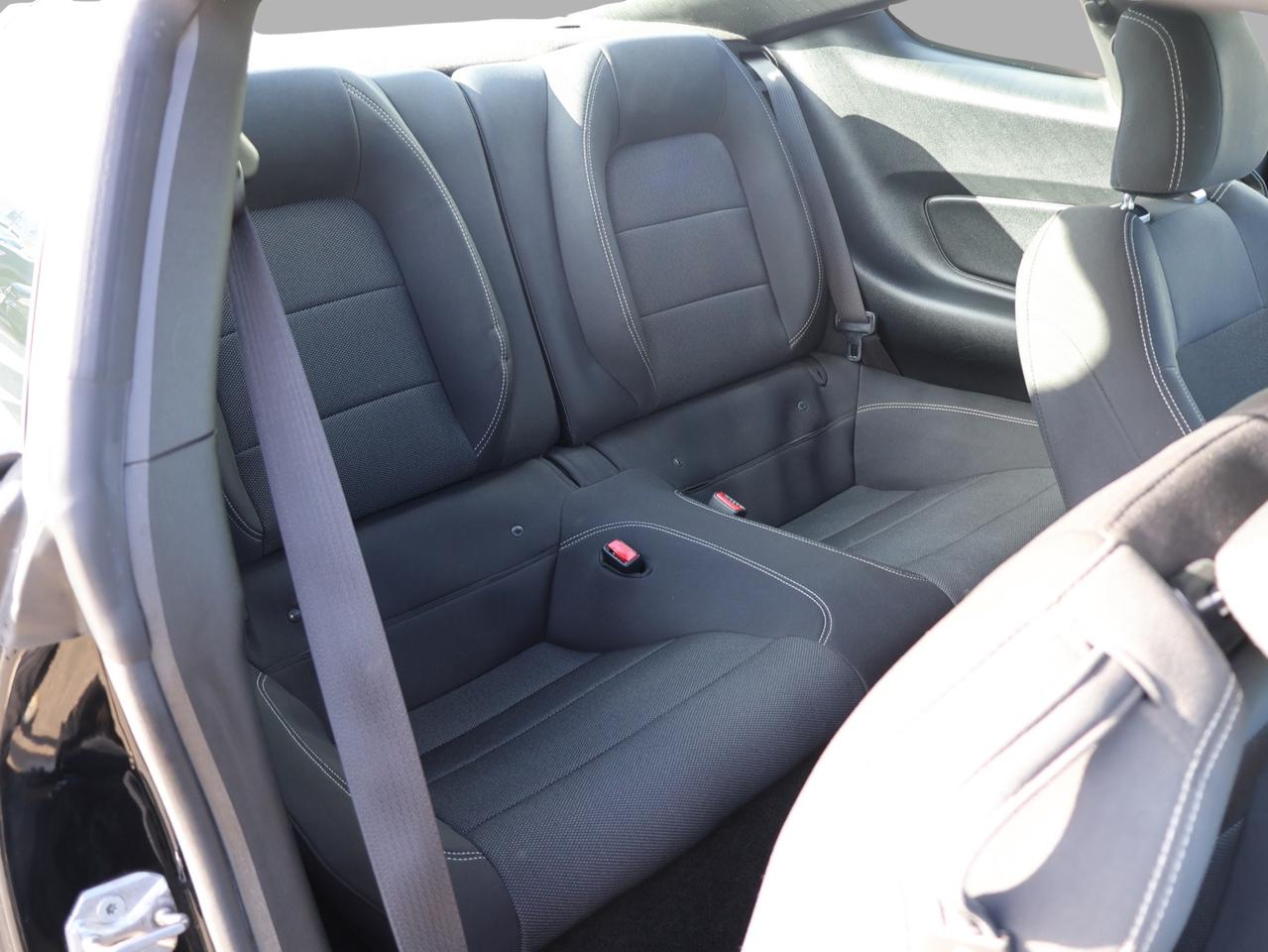 2015 Ford Mustang V6 COUPE CERTIFIED *ACCIDENT FREE*FORD MAINTAIN*2nd WINTER* CAMERA BLUETOOTH CRUISE ALLOYS Photo
