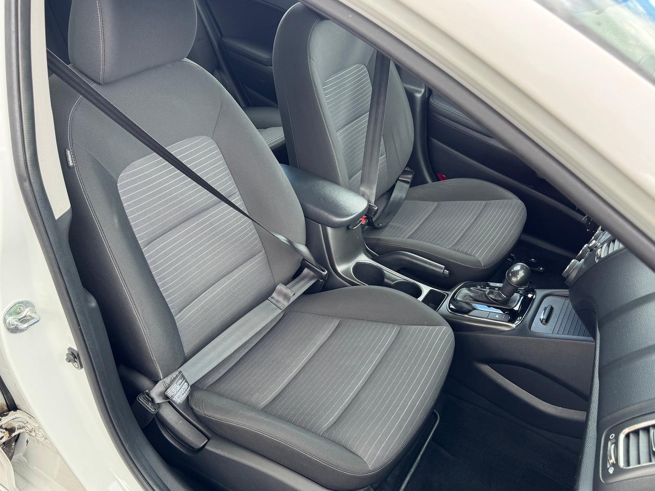 2017 Kia Forte LX+CLEAN CARFAX+ApplePlay+Camera+Heated Seats Photo
