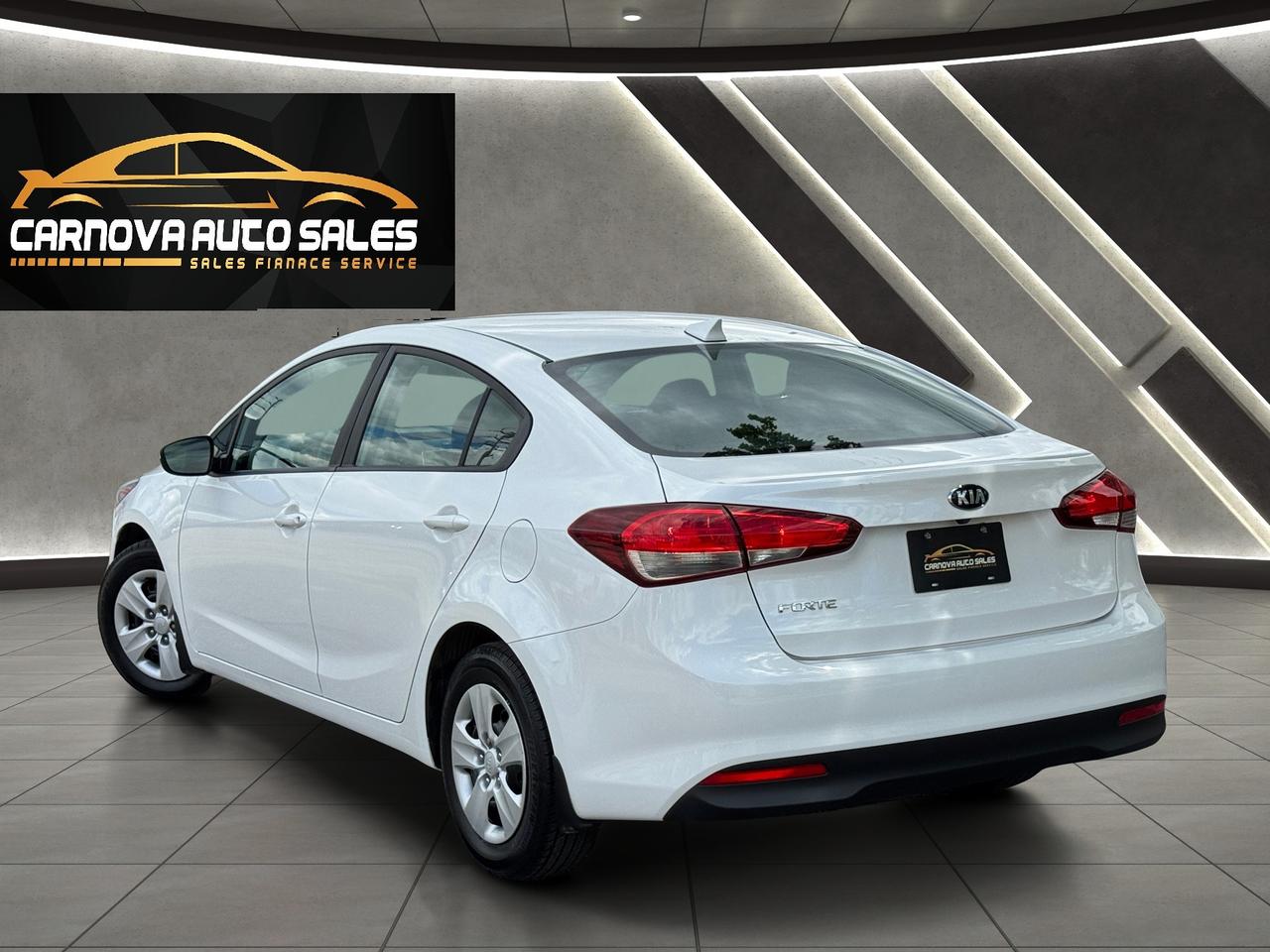 2017 Kia Forte LX+CLEAN CARFAX+ApplePlay+Camera+Heated Seats Photo