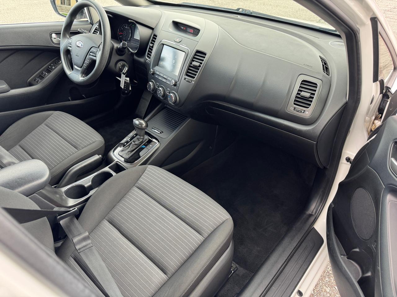 2017 Kia Forte LX+CLEAN CARFAX+ApplePlay+Camera+Heated Seats Photo