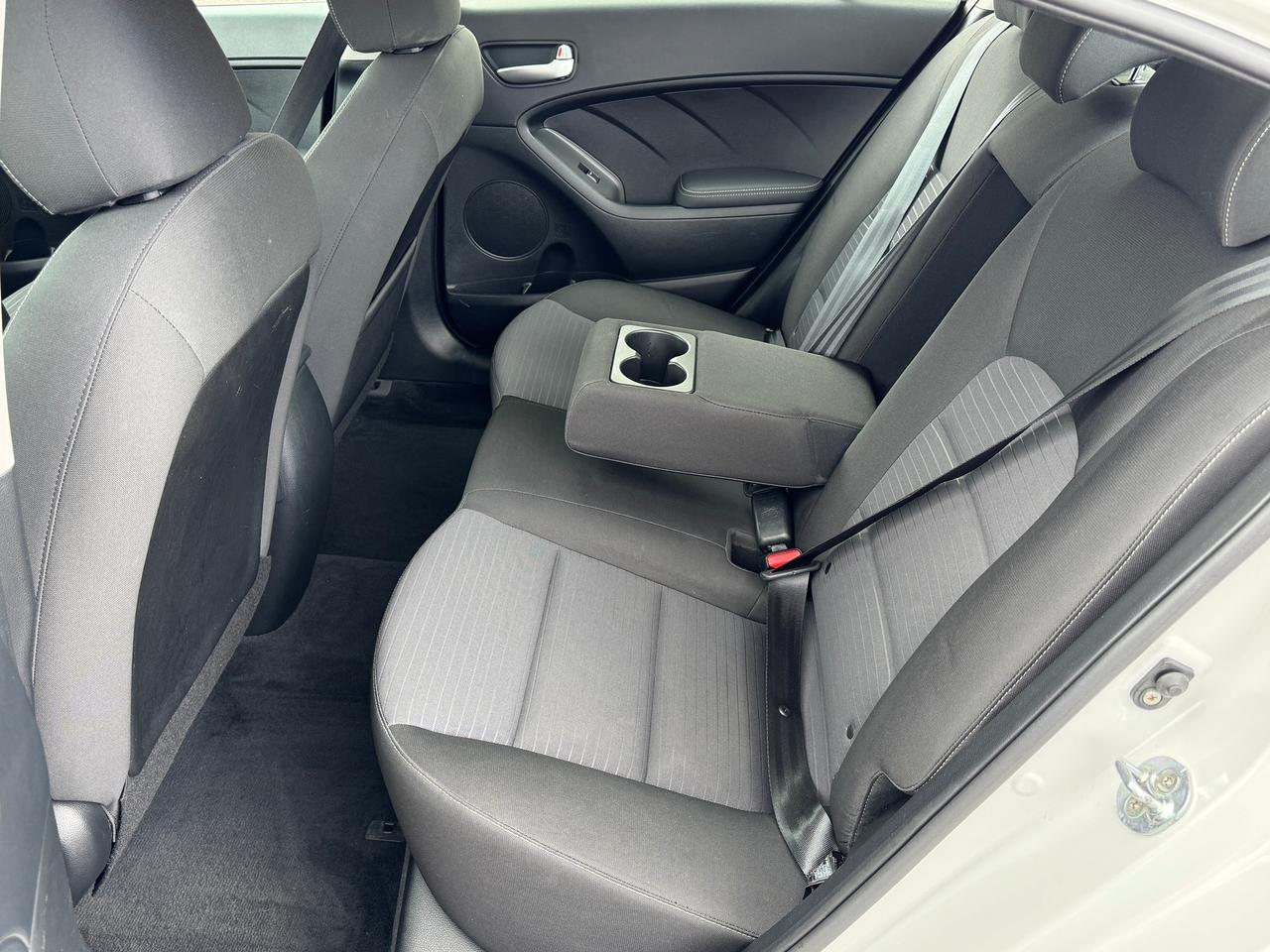 2017 Kia Forte LX+CLEAN CARFAX+ApplePlay+Camera+Heated Seats Photo