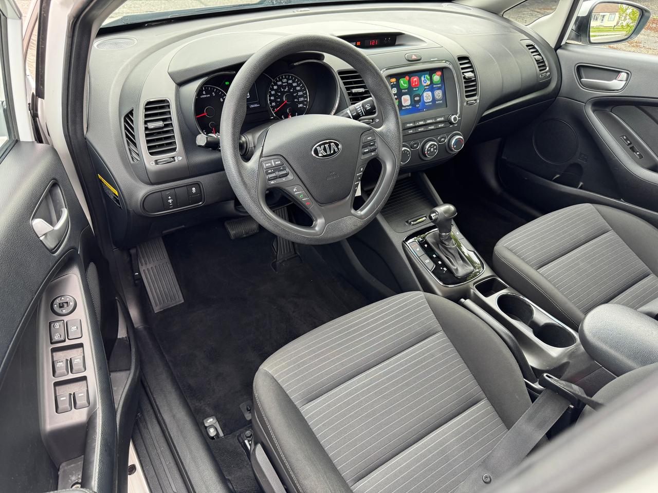 2017 Kia Forte LX+CLEAN CARFAX+ApplePlay+Camera+Heated Seats Photo