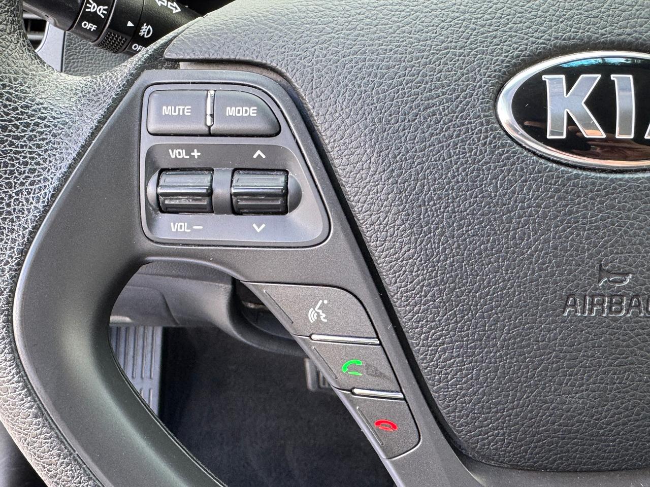 2017 Kia Forte LX+CLEAN CARFAX+ApplePlay+Camera+Heated Seats Photo