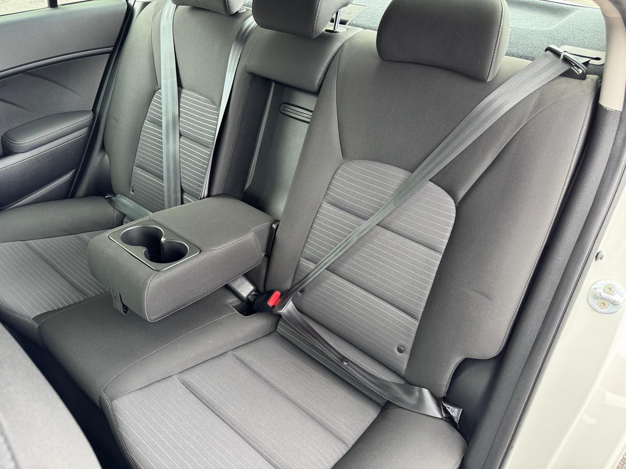 2017 Kia Forte LX+CLEAN CARFAX+ApplePlay+Camera+Heated Seats Photo