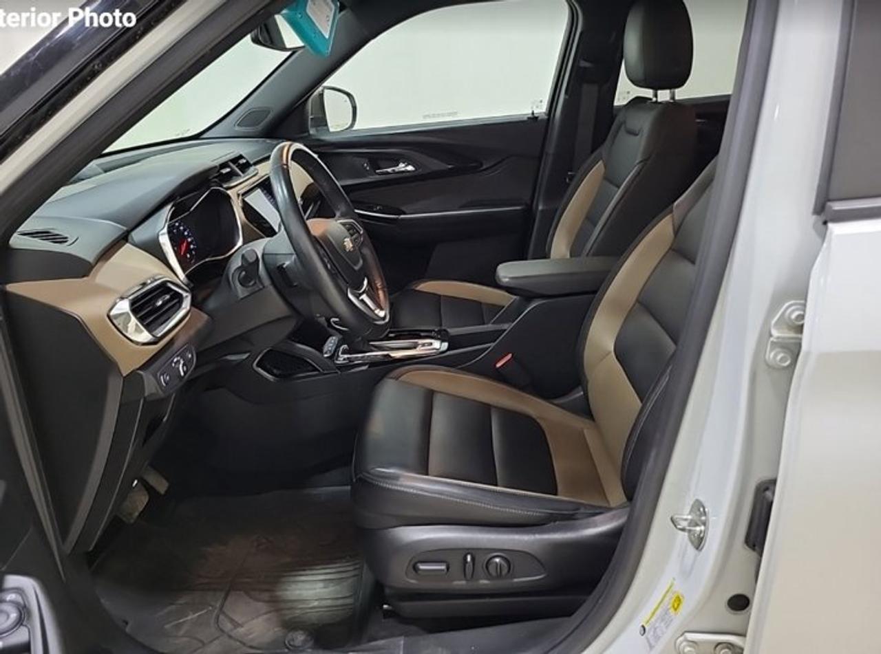 2022 Chevrolet TrailBlazer ACTIV AWD | Leather | Power Seat | BSM | Heated Wheel + Seats | Remote Start | CarPlay and More ! Photo