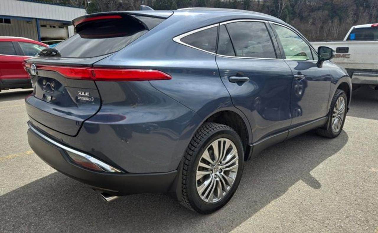 2022 Toyota Venza XLE AWD | Hybrid | Leather | Nav | Cooled + Heated Seats | JBL Audio | Heated Wheel | and More ! Photo2