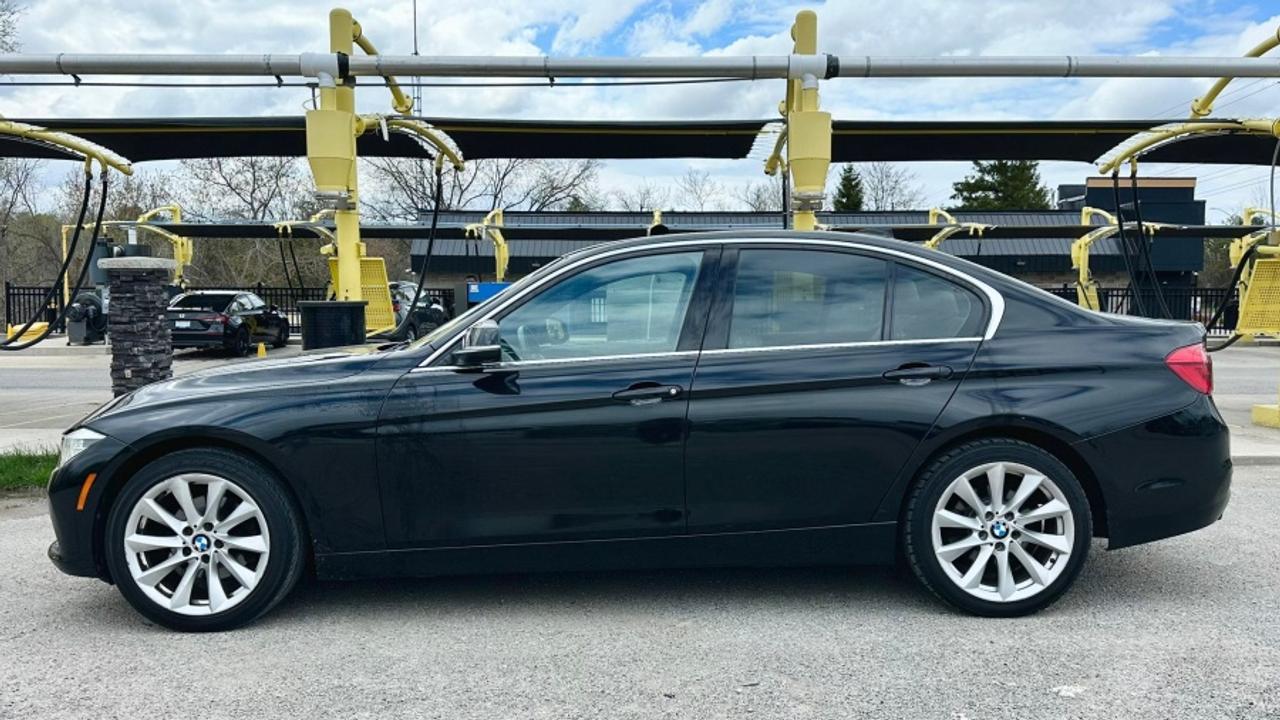 2017 BMW 3 Series 330i xDrive Photo
