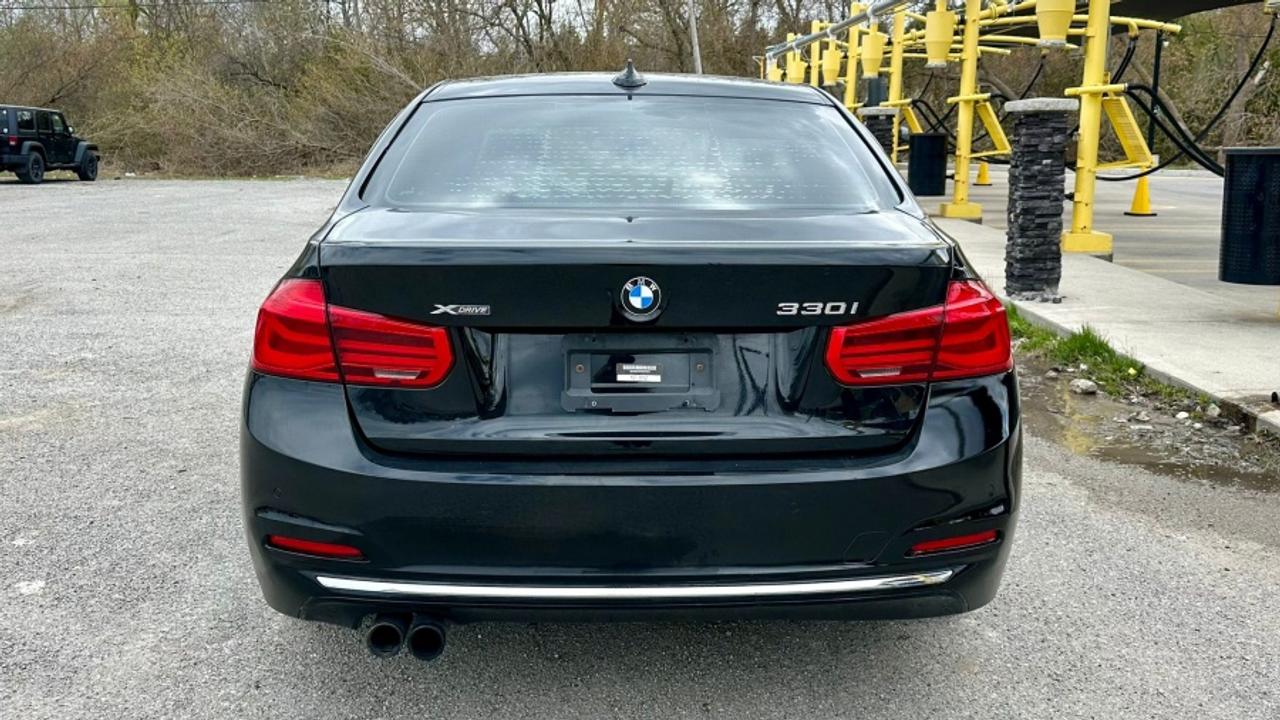 2017 BMW 3 Series 330i xDrive Photo