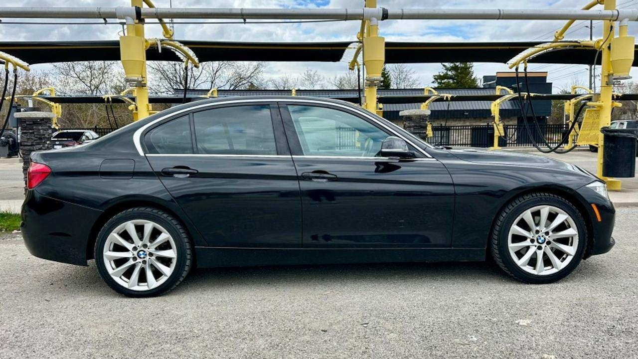 2017 BMW 3 Series 330i xDrive Photo
