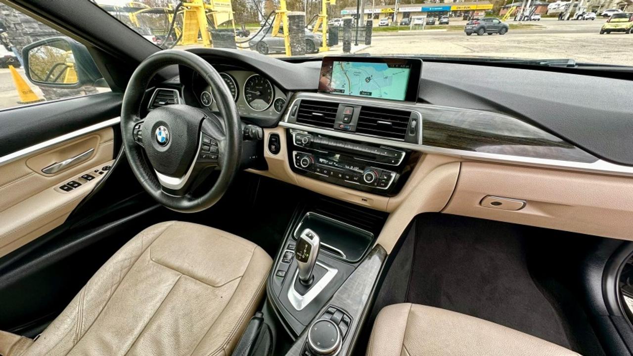 2017 BMW 3 Series 330i xDrive Photo