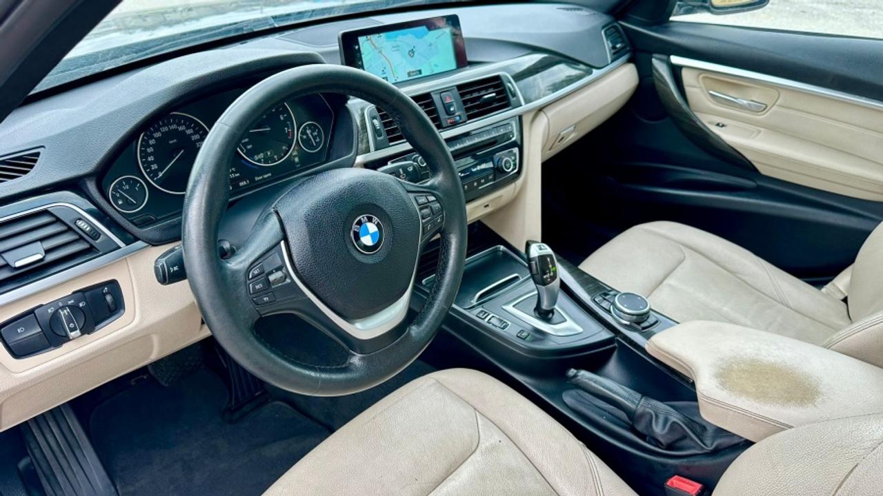 2017 BMW 3 Series 330i xDrive Photo