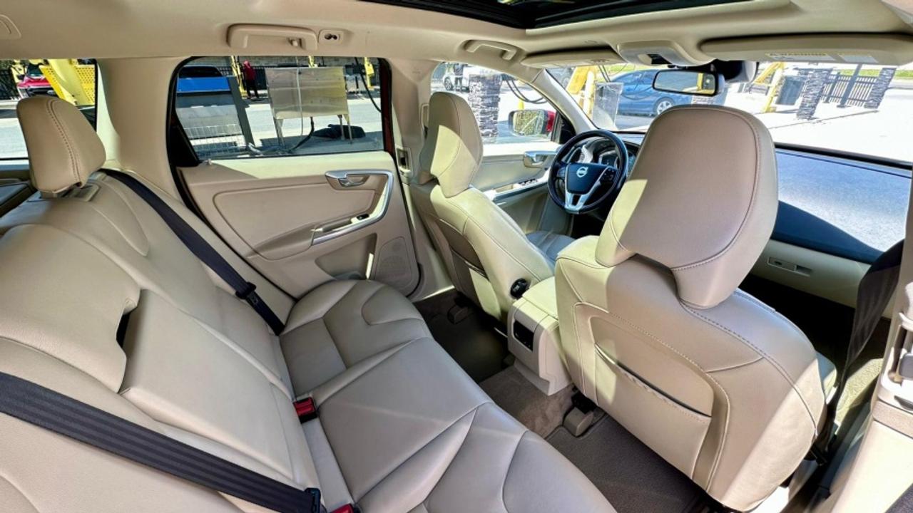 2015 Volvo XC60 * AWD * MUST SEE T6 PREMIER PLUS Photo