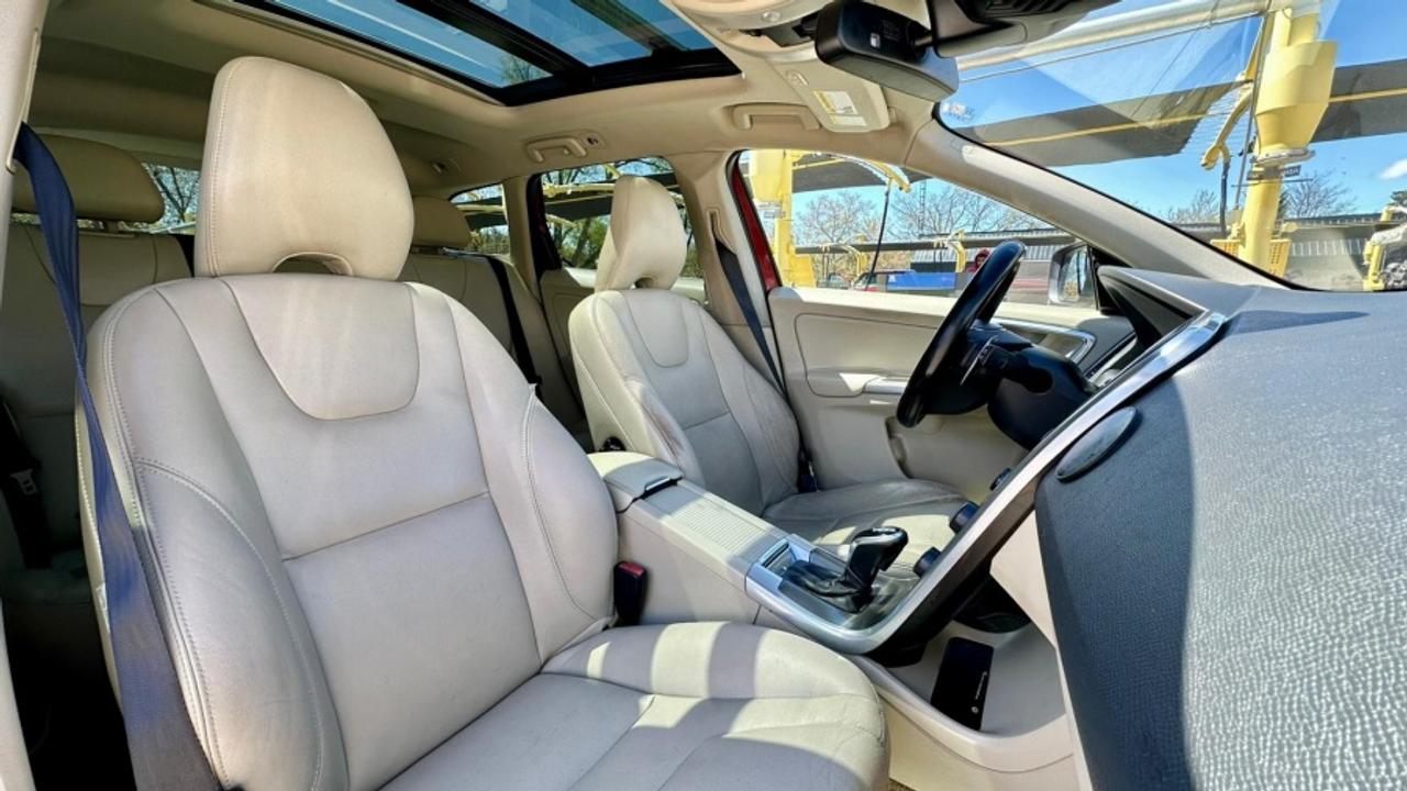 2015 Volvo XC60 * AWD * MUST SEE T6 PREMIER PLUS Photo