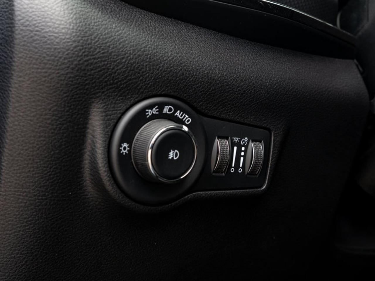 2023 Jeep Compass Trailhawk Elite Photo
