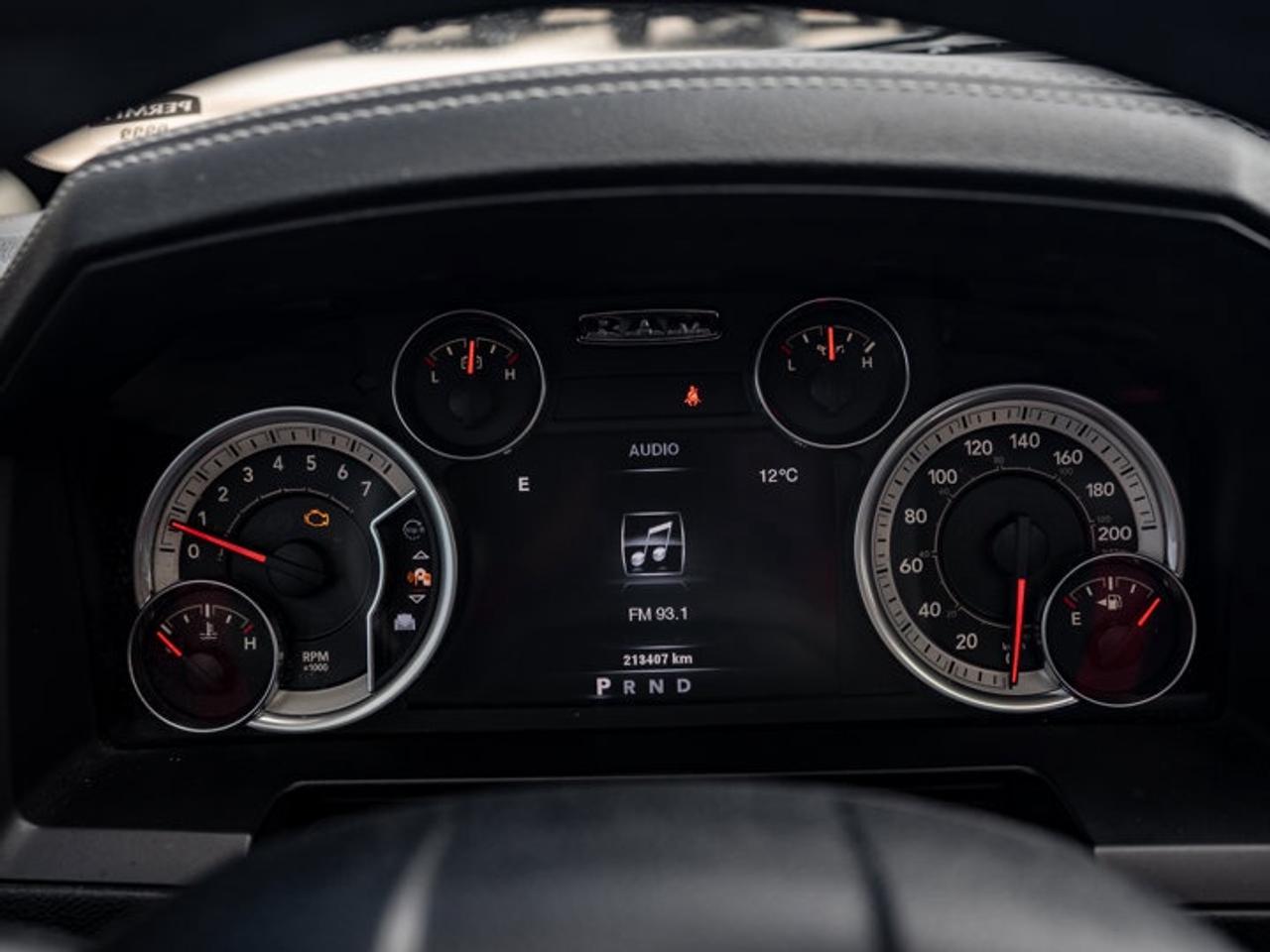 2014 RAM 1500 SPORT Photo3