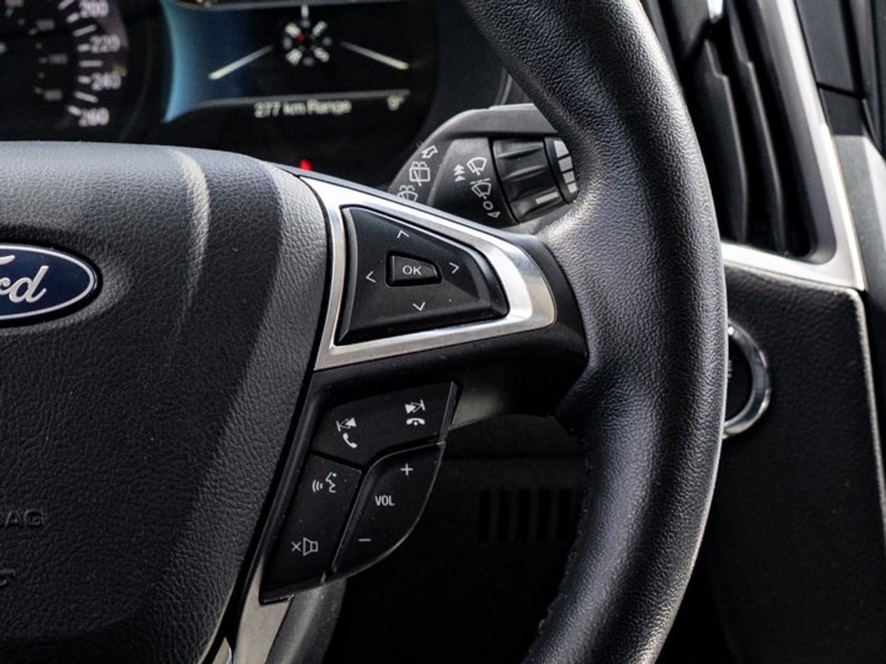2022 Ford Edge SEL Photo
