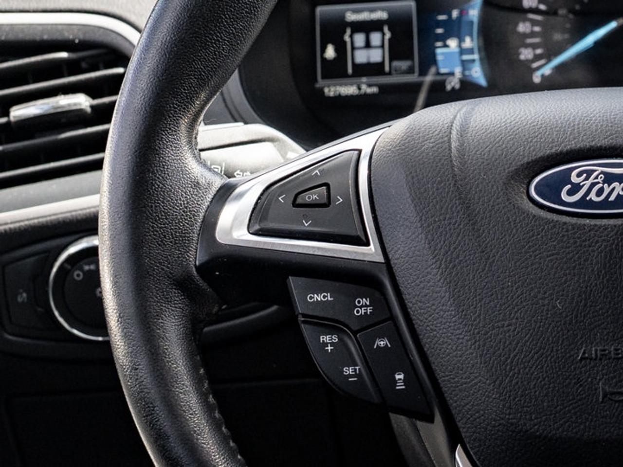 2022 Ford Edge SEL Photo
