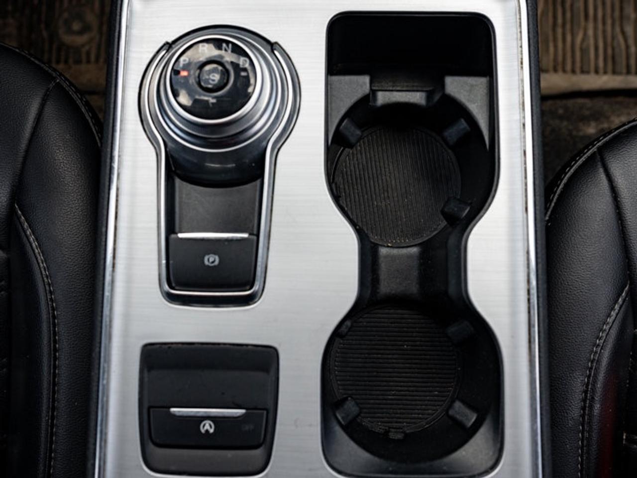 2022 Ford Edge SEL Photo
